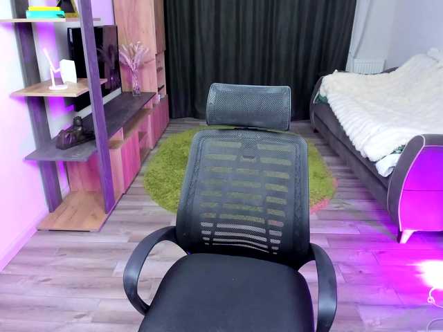 StrippingLady's BongaCams show and profile