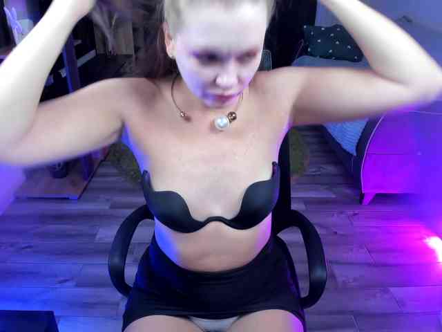 StrippingLady webcam
