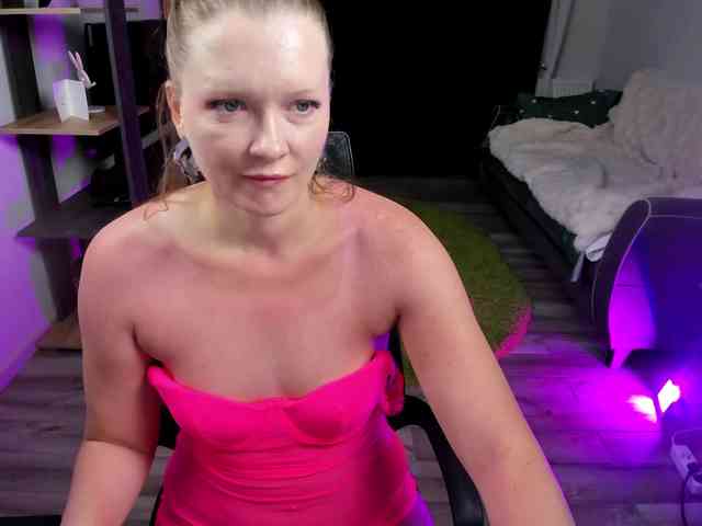 StrippingLady webcam