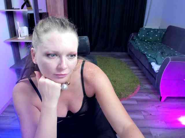 StrippingLady webcam
