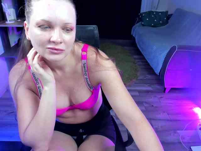 StrippingLady webcam