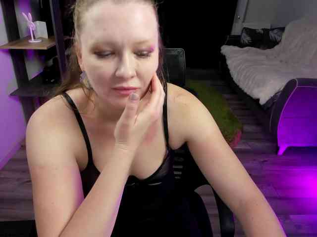 StrippingLady Live Webcam on BongaCams