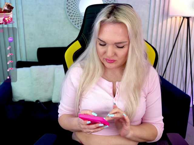 AmelyLoveme's BongaCams show and profile