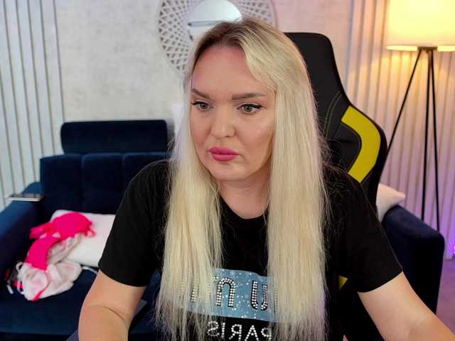 AmelyLoveme live cam on BongaCams