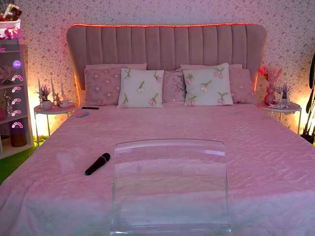 AmelyLoveme live webcam show