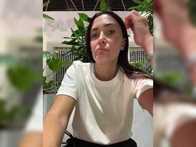 Marianna_ live cam preview