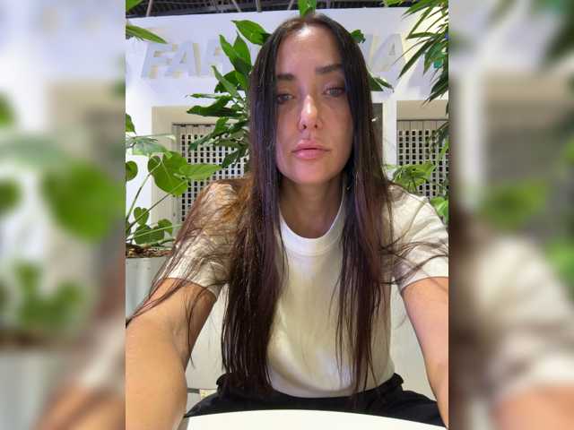 Marianna_ live cam preview