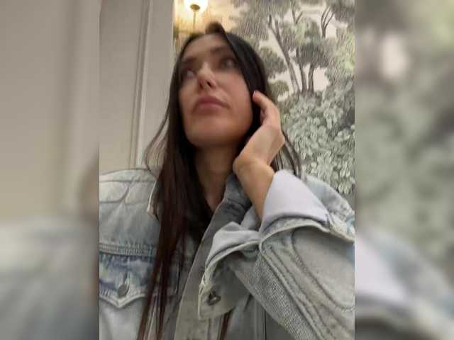 linahelen's BongaCams show and profile