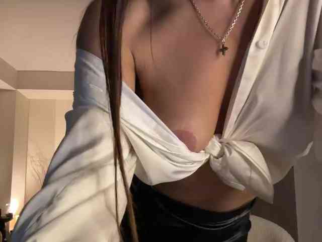 linahelen Live Webcam on BongaCams