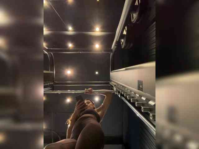 marianna_'s live room