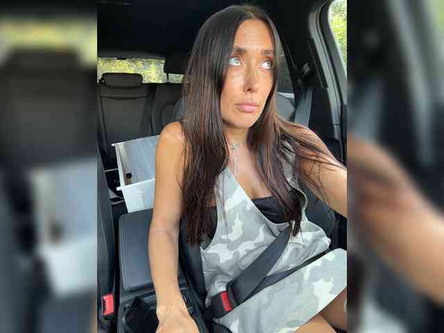 linahelen Live Webcam on BongaCams