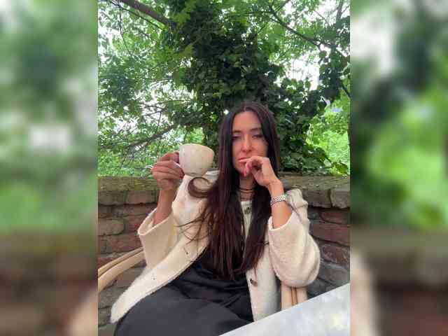 यह मॉडल अभी लाइव है. linahelen