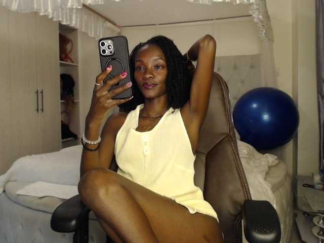 MariSiah-1 live cam on BongaCams