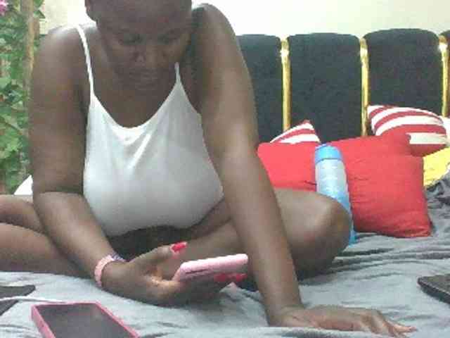 BoobieQueen webcam
