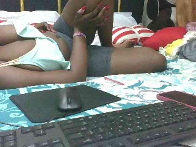 BoobieQueen webcam