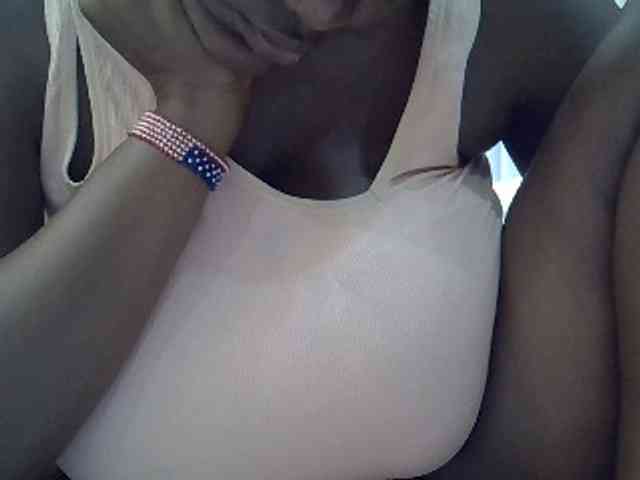 BoobieQueen webcam