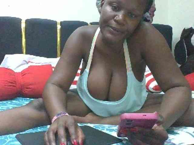 BoobieQueen webcam