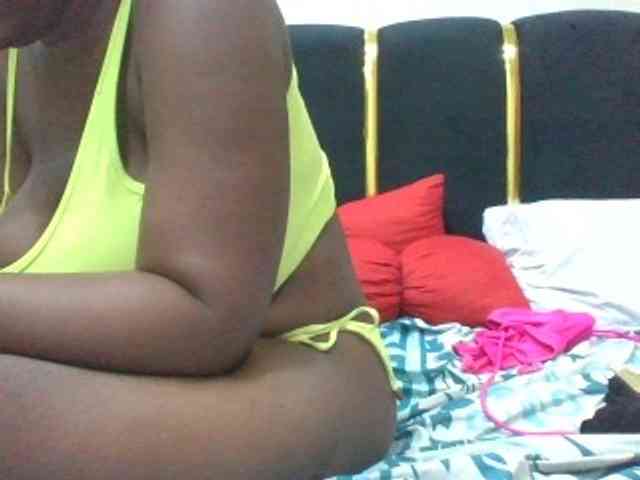 BoobieQueen webcam