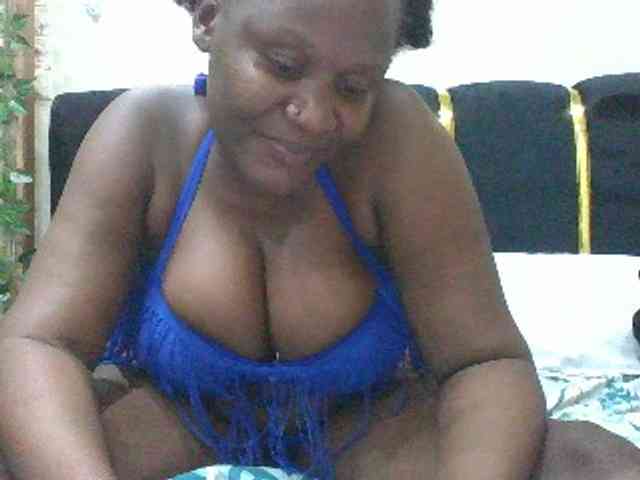 BoobieQueen webcam
