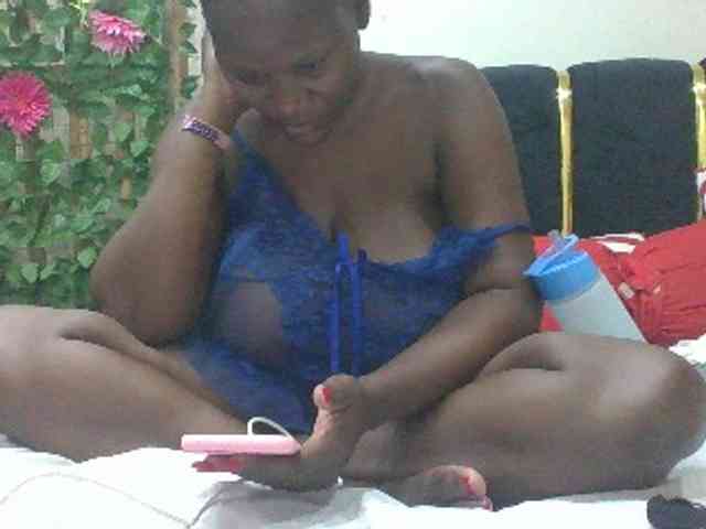 BoobieQueen webcam