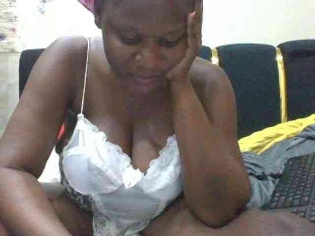 BoobieQueen webcam
