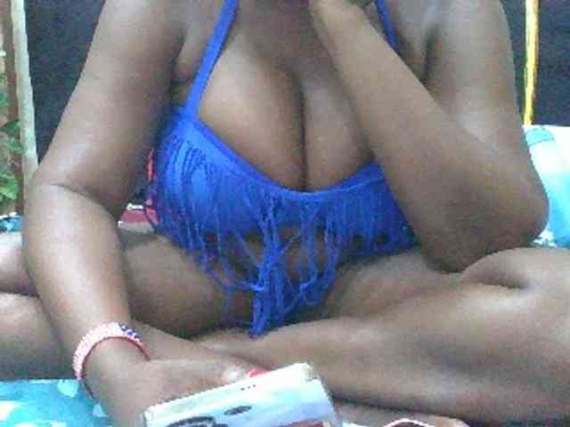 Model: BoobieQueen