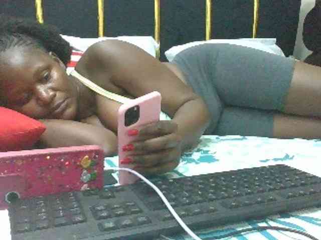 BoobieQueen webcam