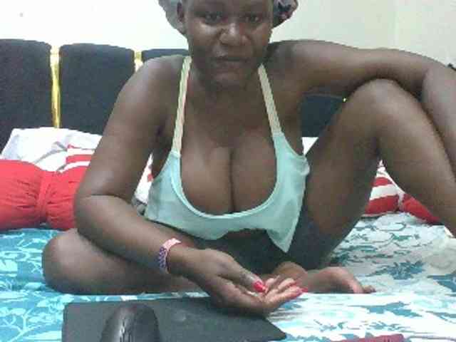 BoobieQueen webcam