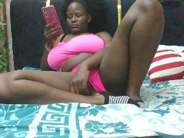BoobieQueen webcam
