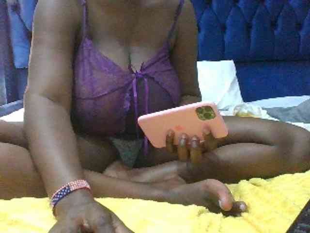 BoobieQueen webcam
