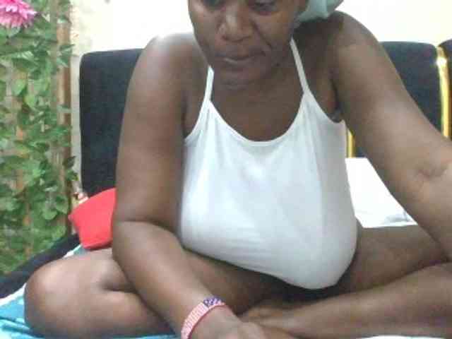 BoobieQueen webcam