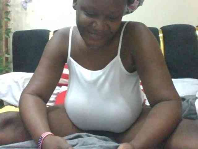 BoobieQueen webcam
