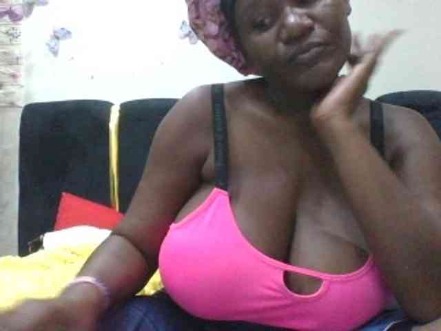 BoobieQueen webcam