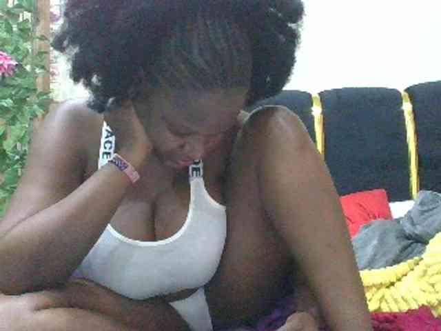 BoobieQueen webcam
