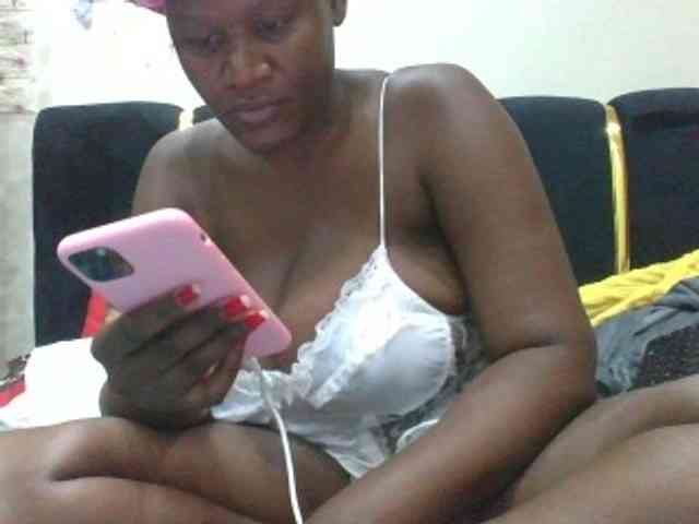 BoobieQueen webcam
