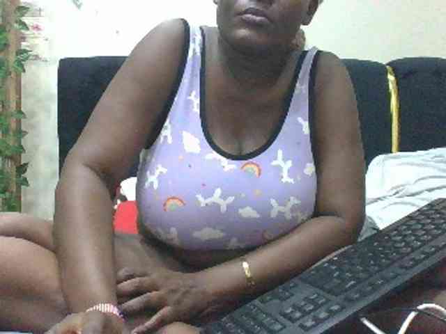 BoobieQueen webcam