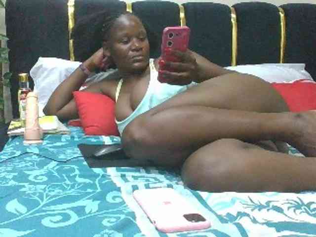 BoobieQueen webcam