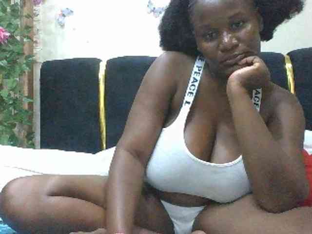BoobieQueen webcam