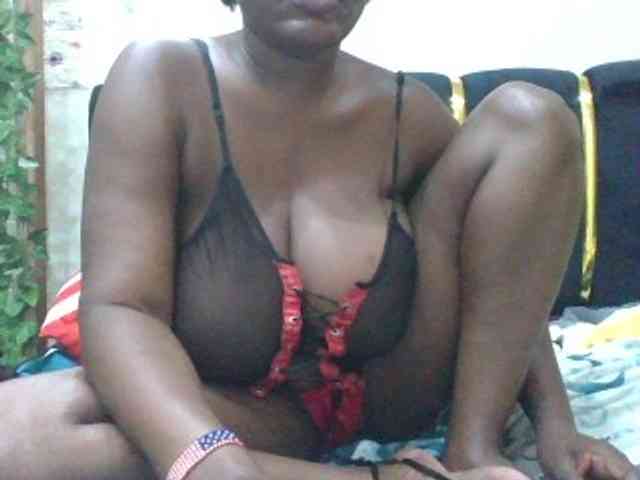 BoobieQueen webcam