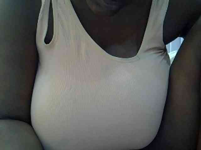 BoobieQueen webcam