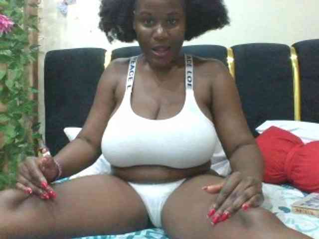 BoobieQueen webcam