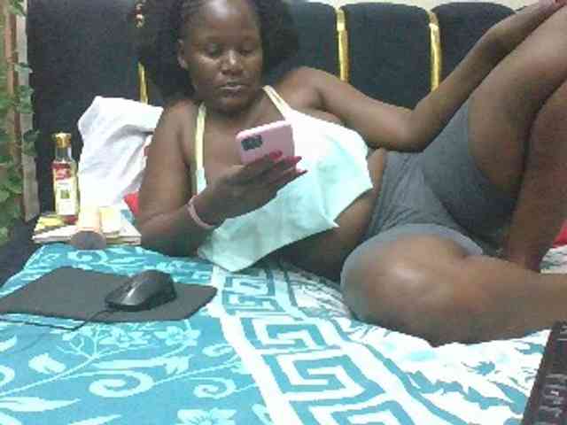 BoobieQueen webcam