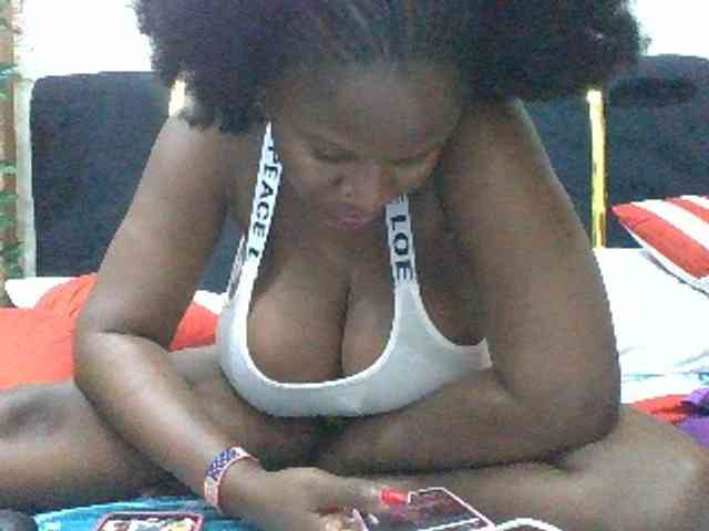 BoobieQueen webcam