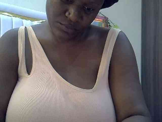 BoobieQueen webcam