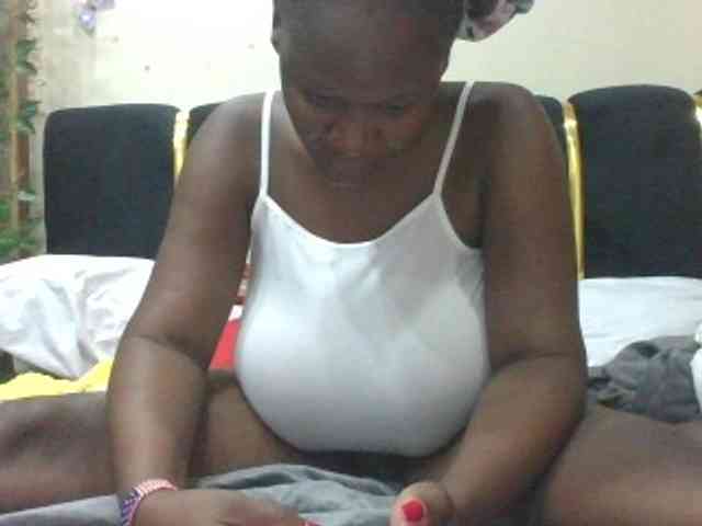 BoobieQueen webcam