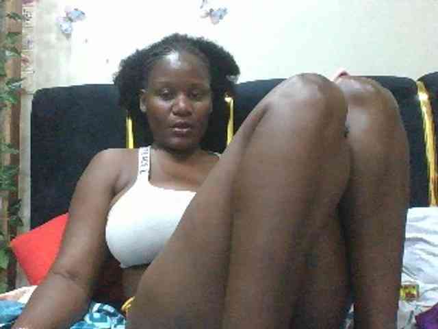 BoobieQueen webcam
