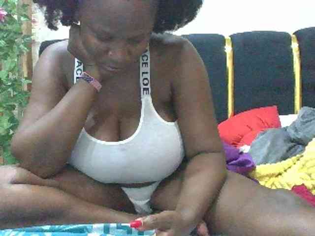 BoobieQueen webcam