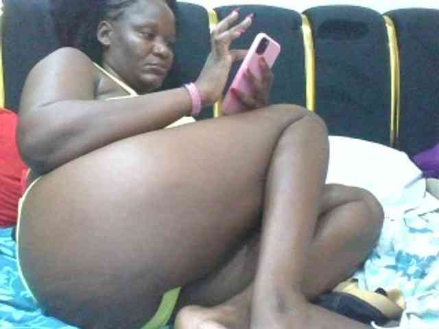 BoobieQueen webcam