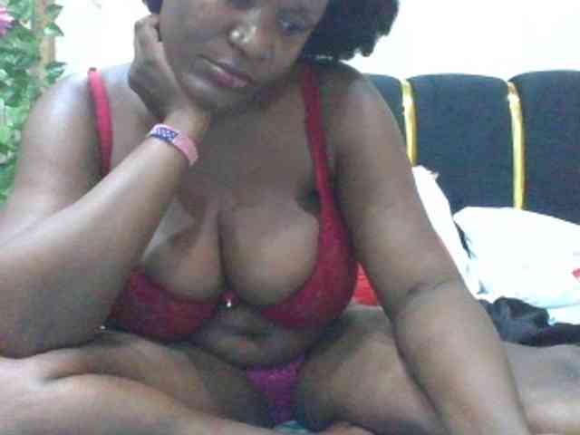 BoobieQueen webcam
