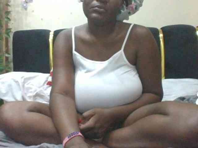 BoobieQueen webcam